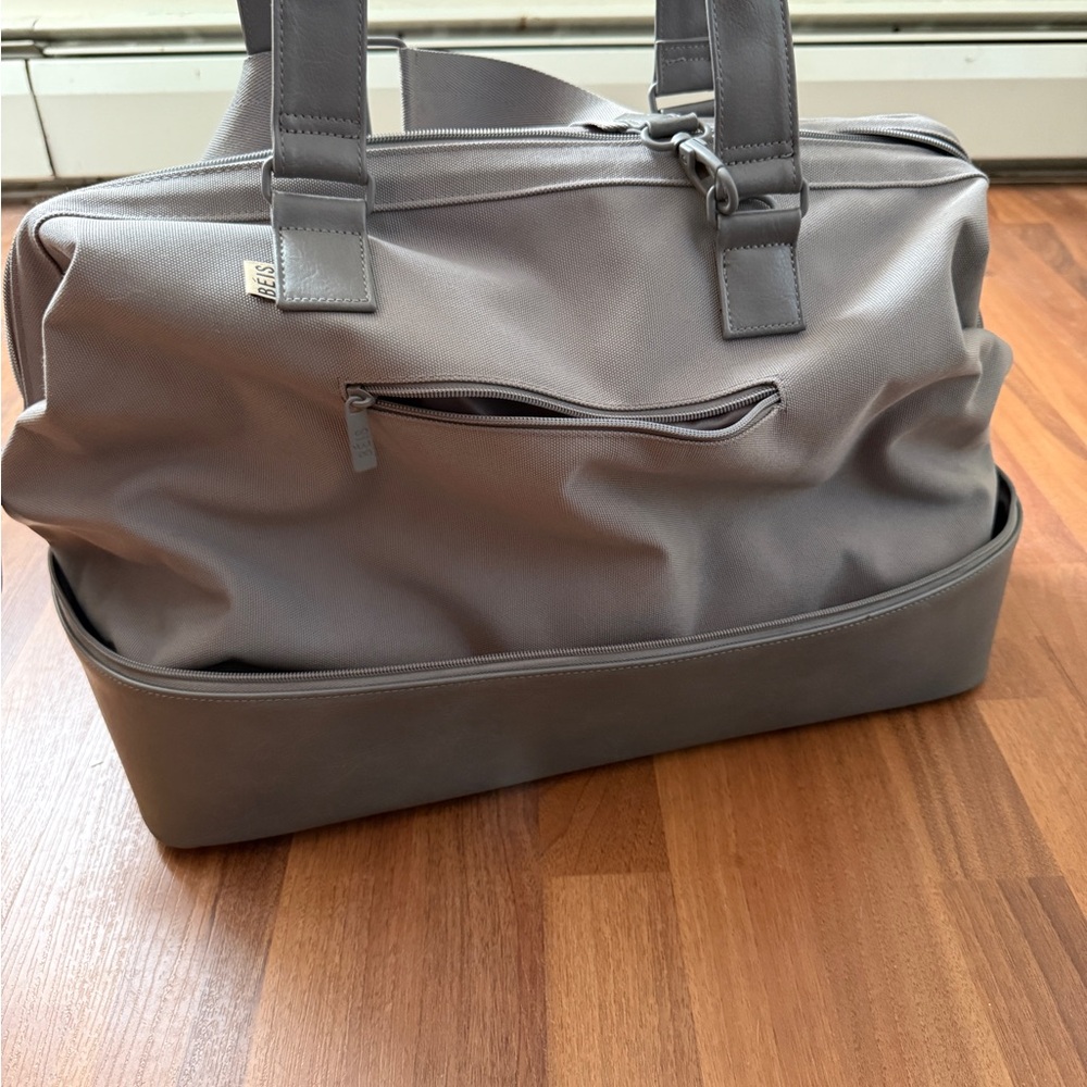 Beis Weekender Bag - Picture 3 of 4